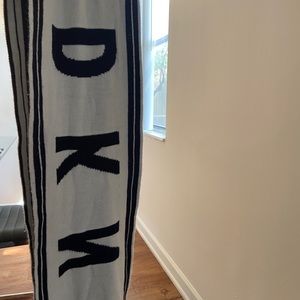 DKNY winter scarf